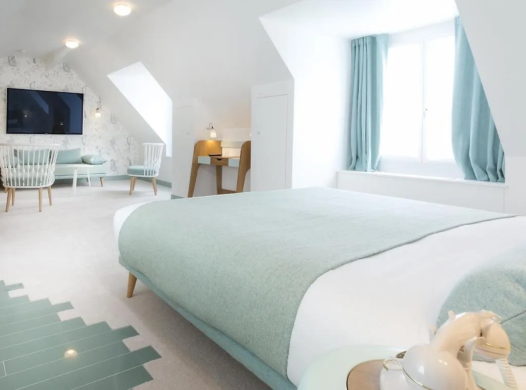 Le Lapin Blanc Hotell 4*