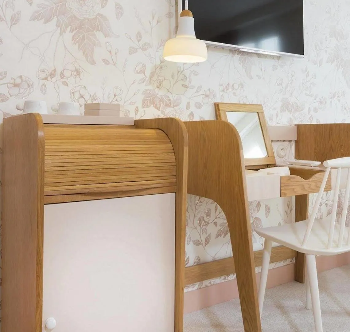 Le Lapin Blanc Hotell 4*